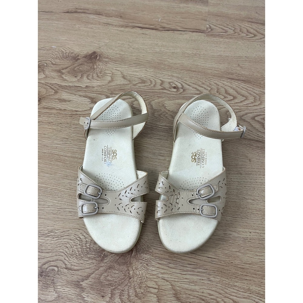SAS Comfort Sandals Women 6W Wide Beige Leather Laser Cut Tripad Buckle Straps
